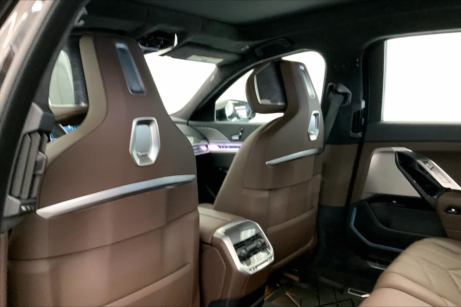 Thumbnail: 2024 BMW 7 Series - 12