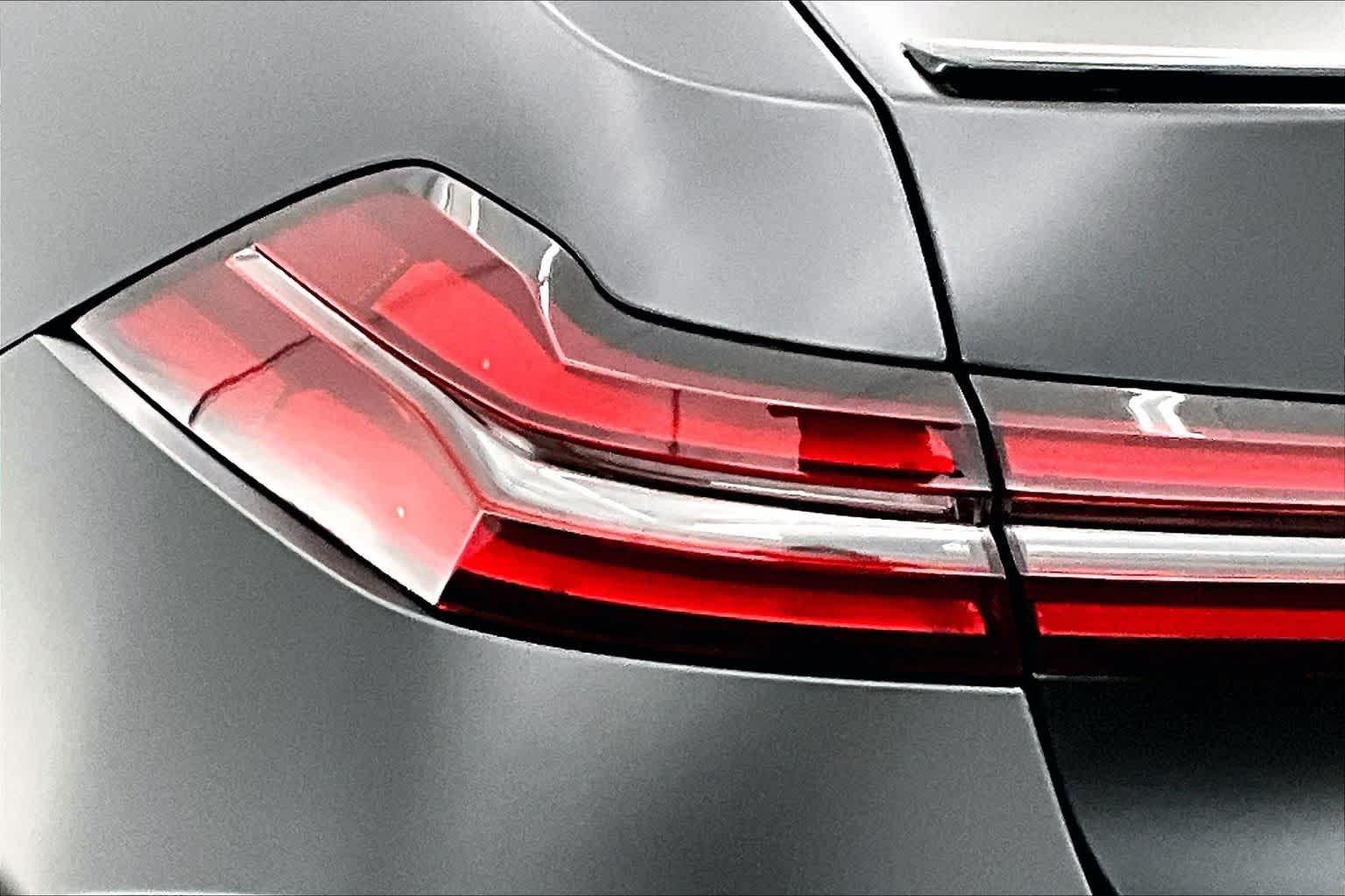 Thumbnail: 2026 BMW M5 - 32