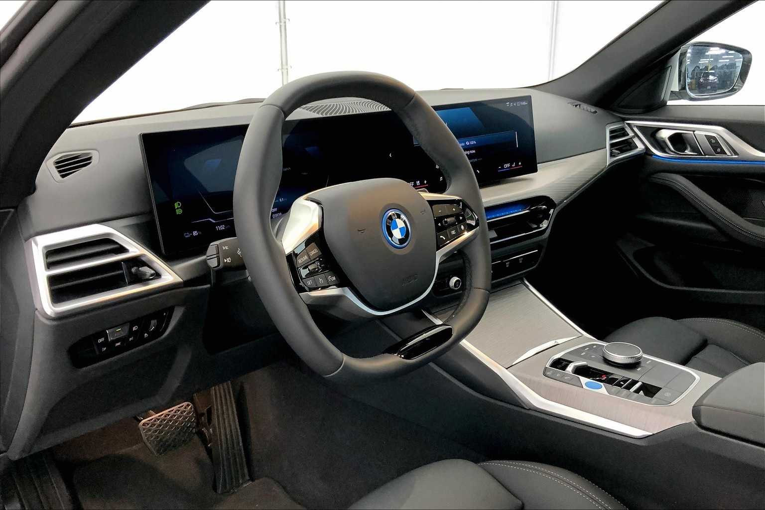 Thumbnail: 2025 BMW i4 - 2