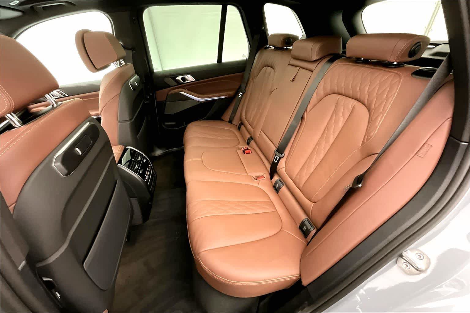 Thumbnail: 2026 BMW X5 - 13