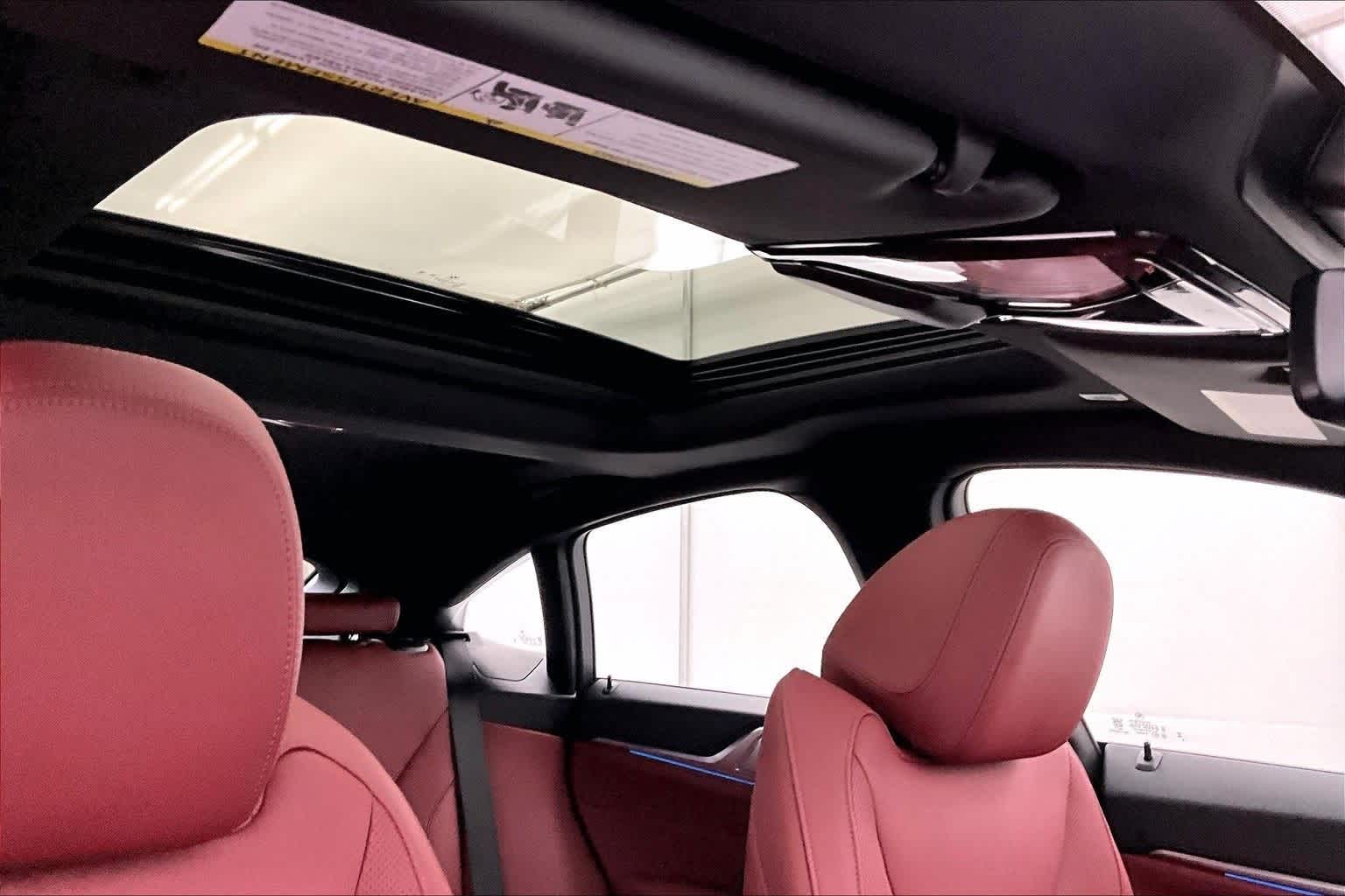 Thumbnail: 2025 BMW i4 - 30