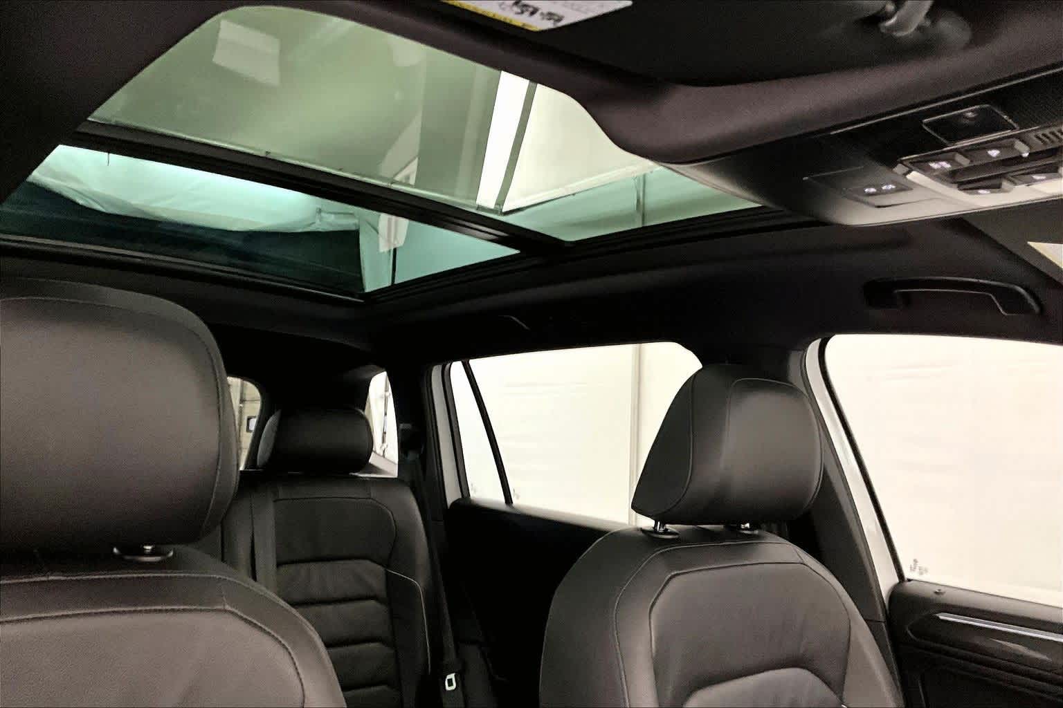 Thumbnail: 2020 Volkswagen Tiguan - 30