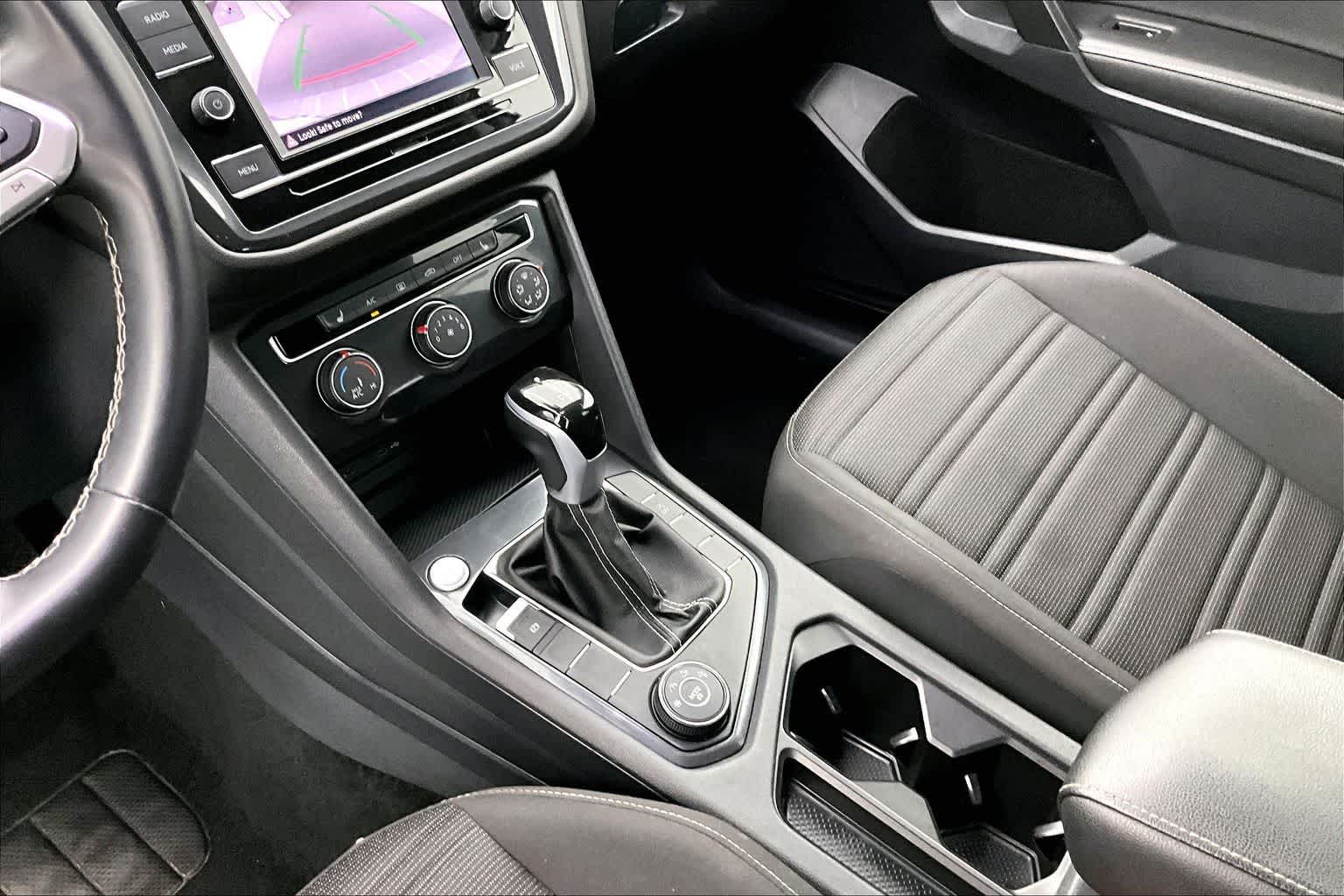 Thumbnail: 2024 Volkswagen Tiguan - 16