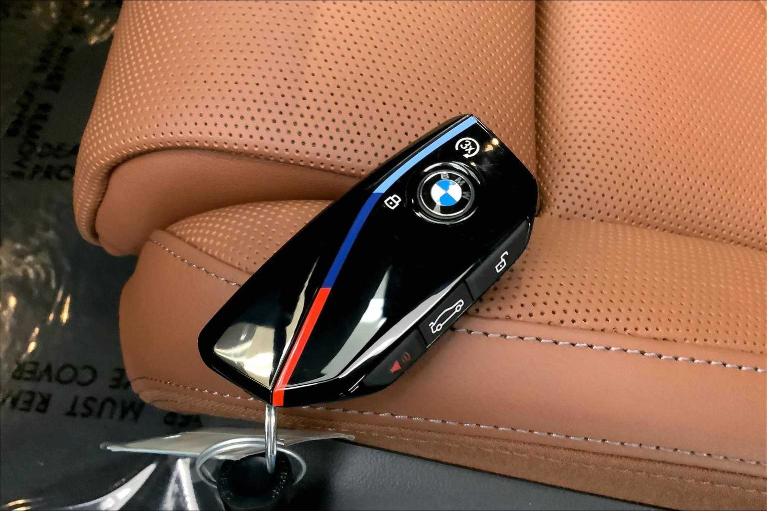 Thumbnail: 2025 BMW i5 - 20