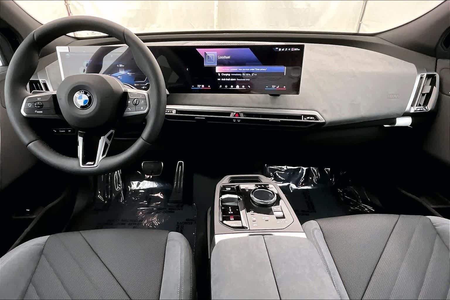 Thumbnail: 2026 BMW iX - 10