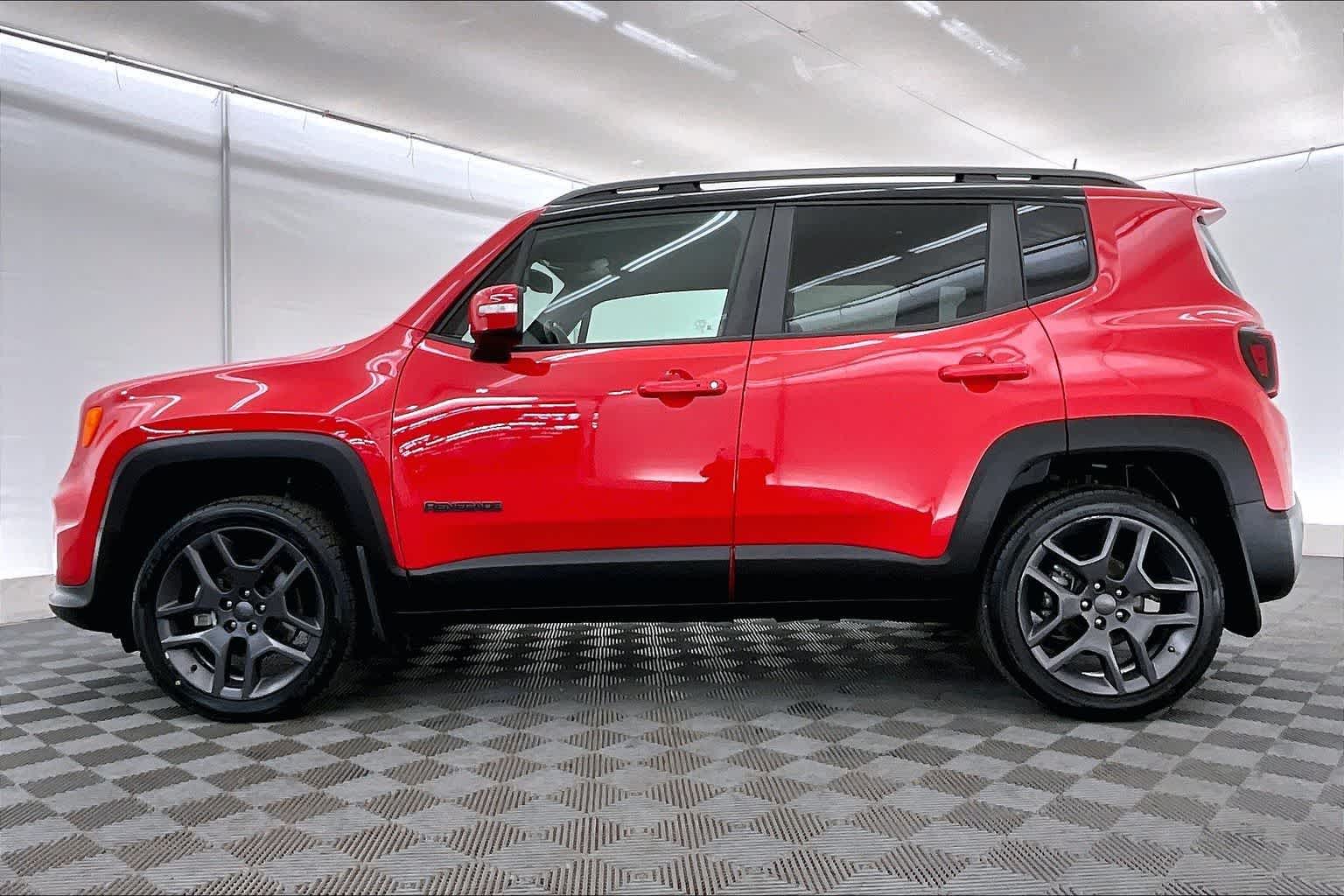 Thumbnail: 2020 Jeep Renegade - 3