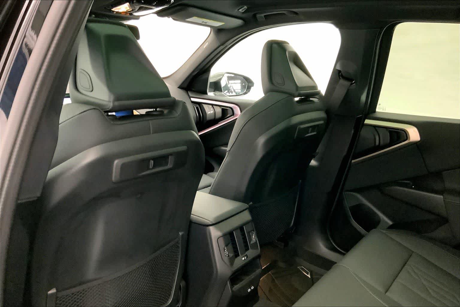 Thumbnail: 2025 BMW X3 - 12