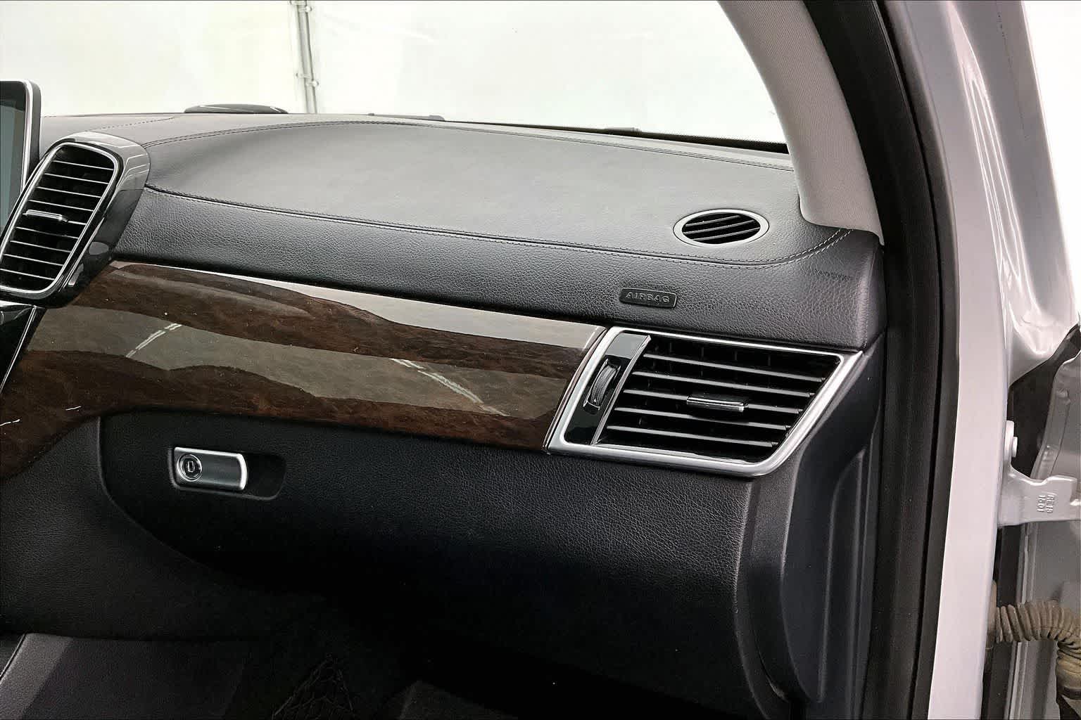 Thumbnail: 2016 Mercedes-Benz GLE - 23