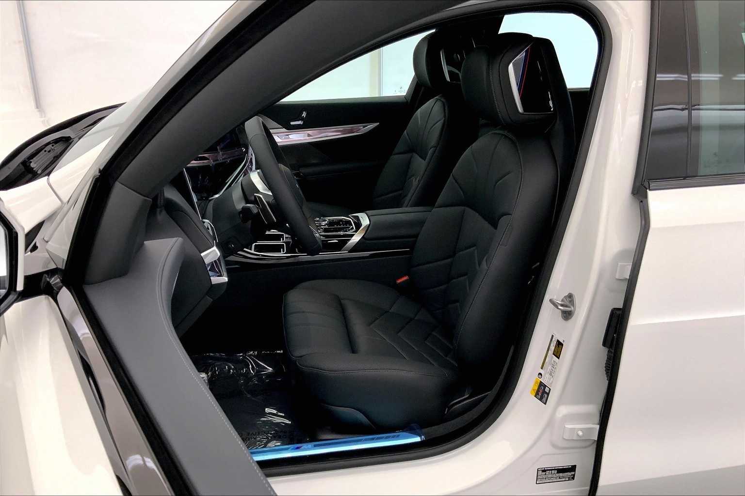 Thumbnail: 2026 BMW i7 - 11