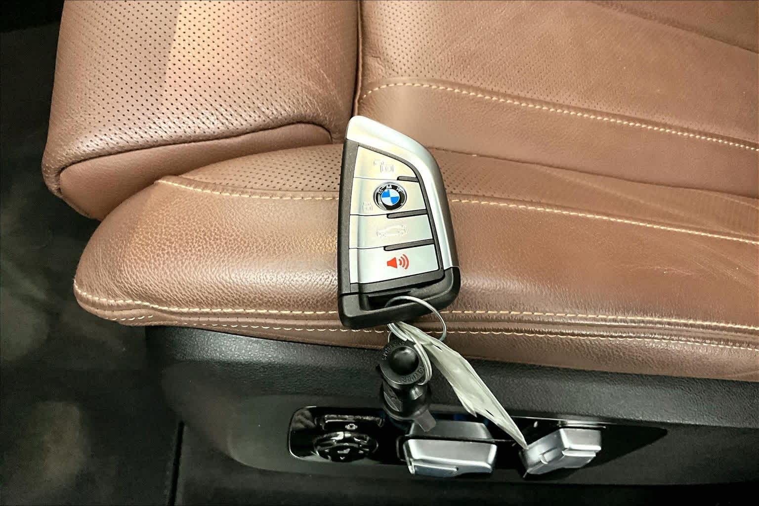 Thumbnail: 2022 BMW X5 - 19