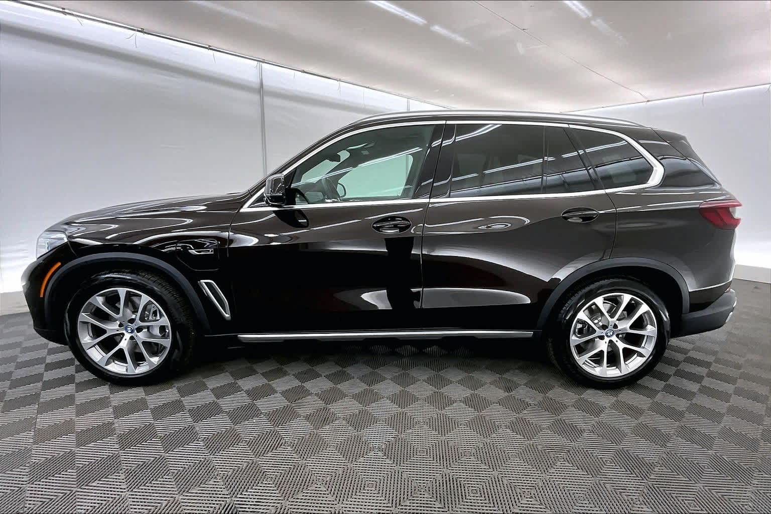 Thumbnail: 2022 BMW X5 - 3