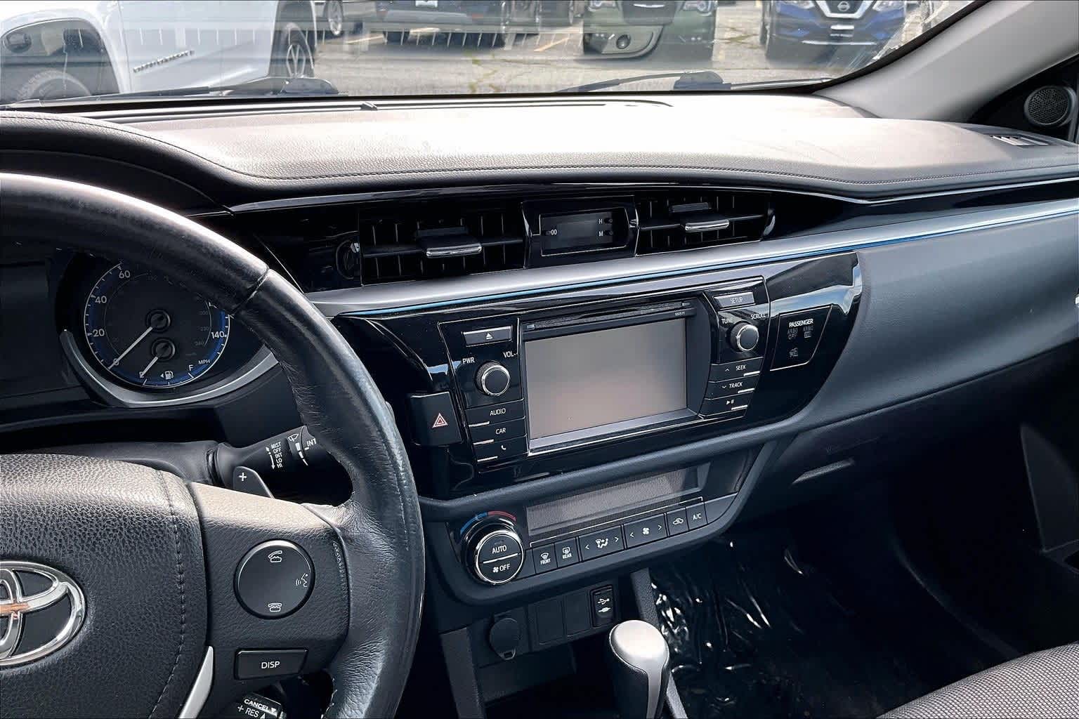 Thumbnail: 2016 Toyota Corolla - 16