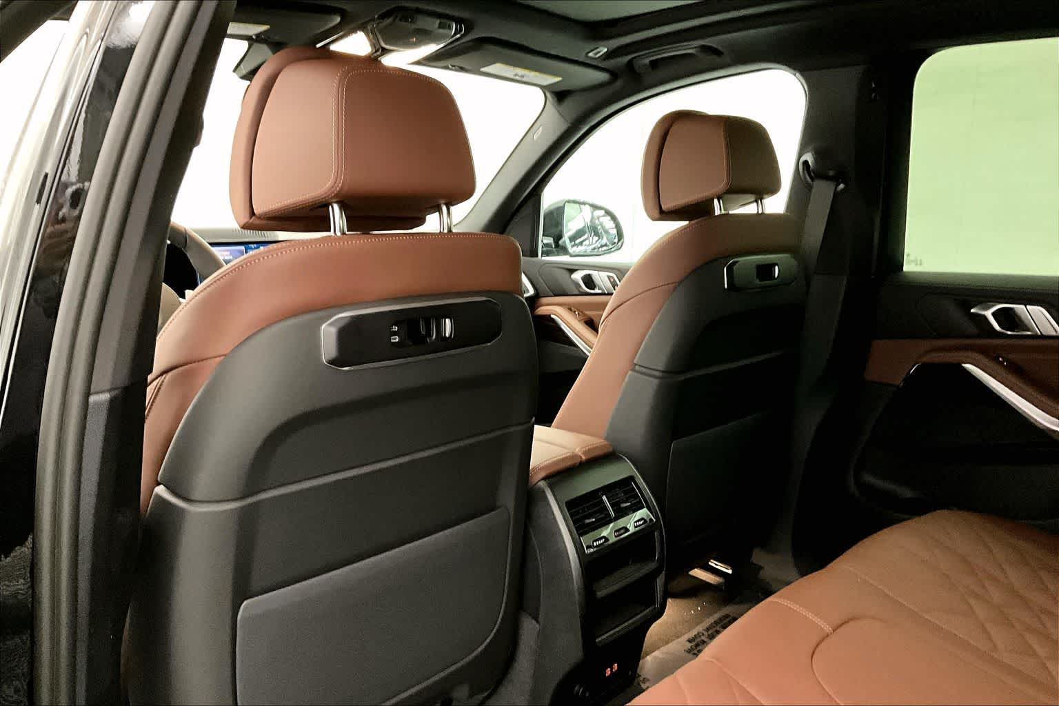 Thumbnail: 2026 BMW X5 - 12