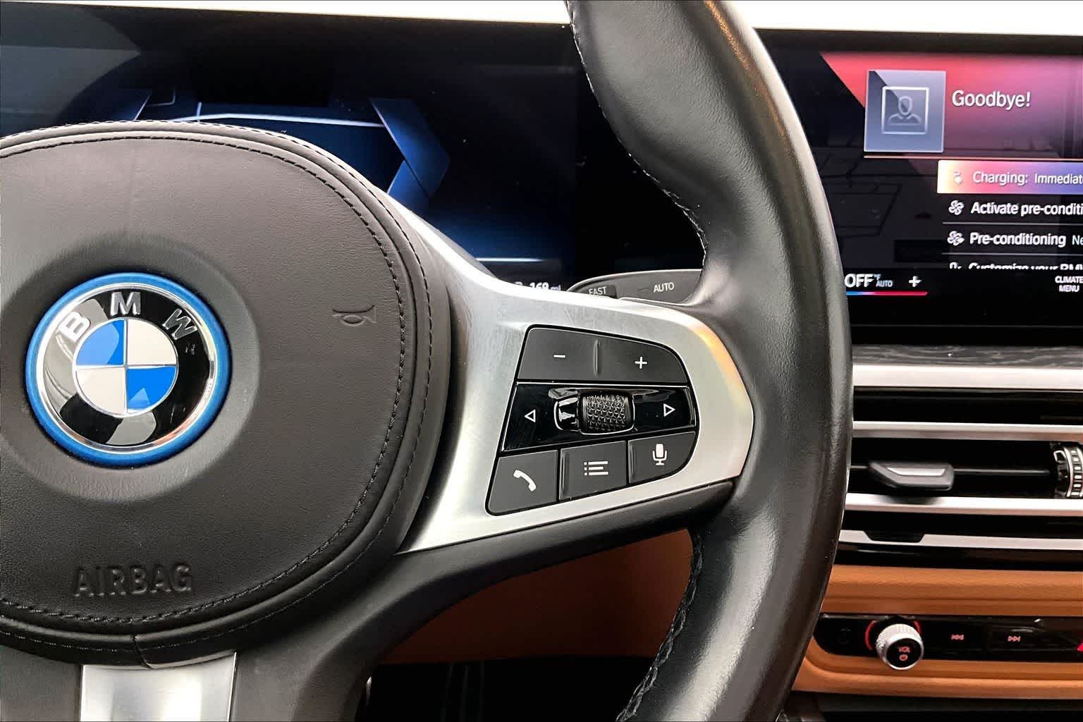 Thumbnail: 2023 BMW i4 - 25