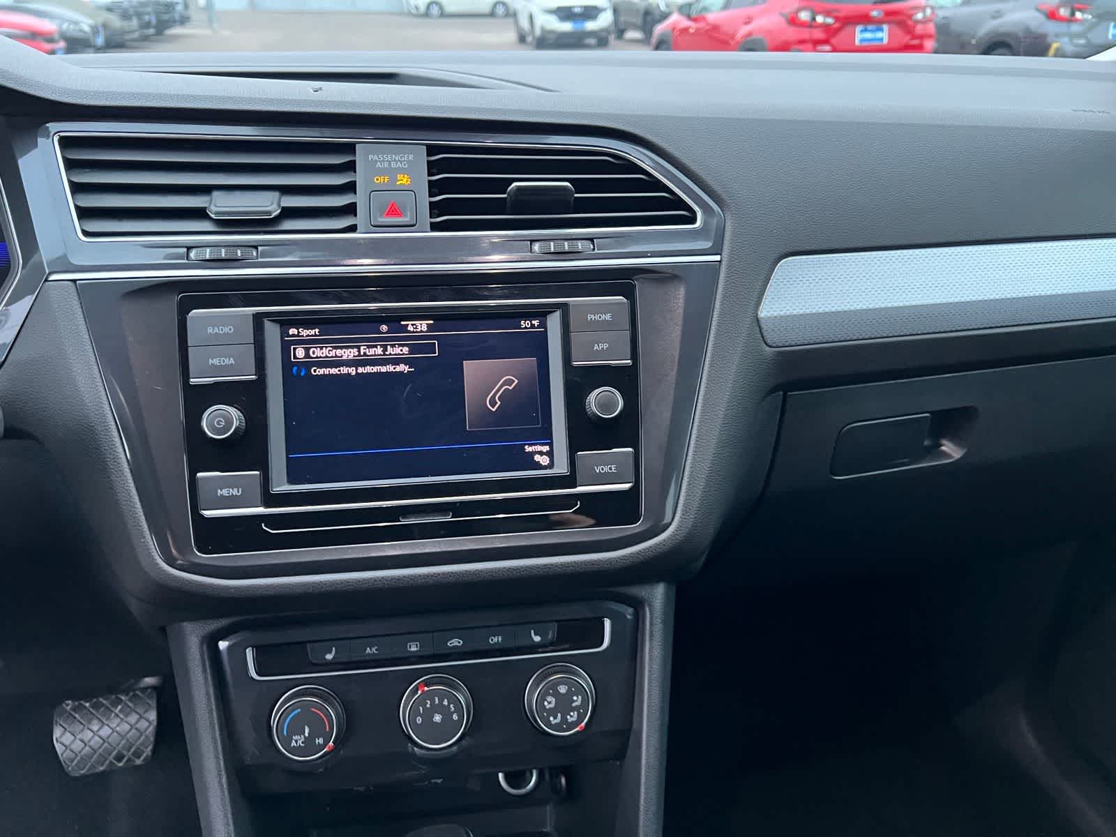 Thumbnail: 2024 Volkswagen Tiguan - 30