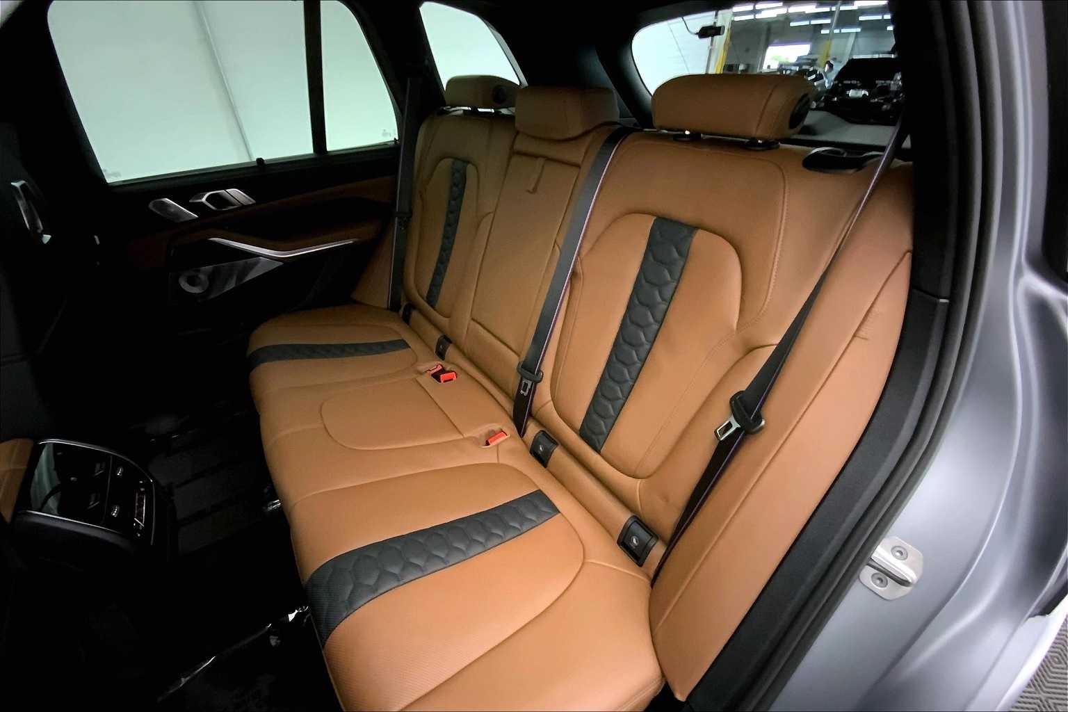 Thumbnail: 2026 BMW X5 - 13