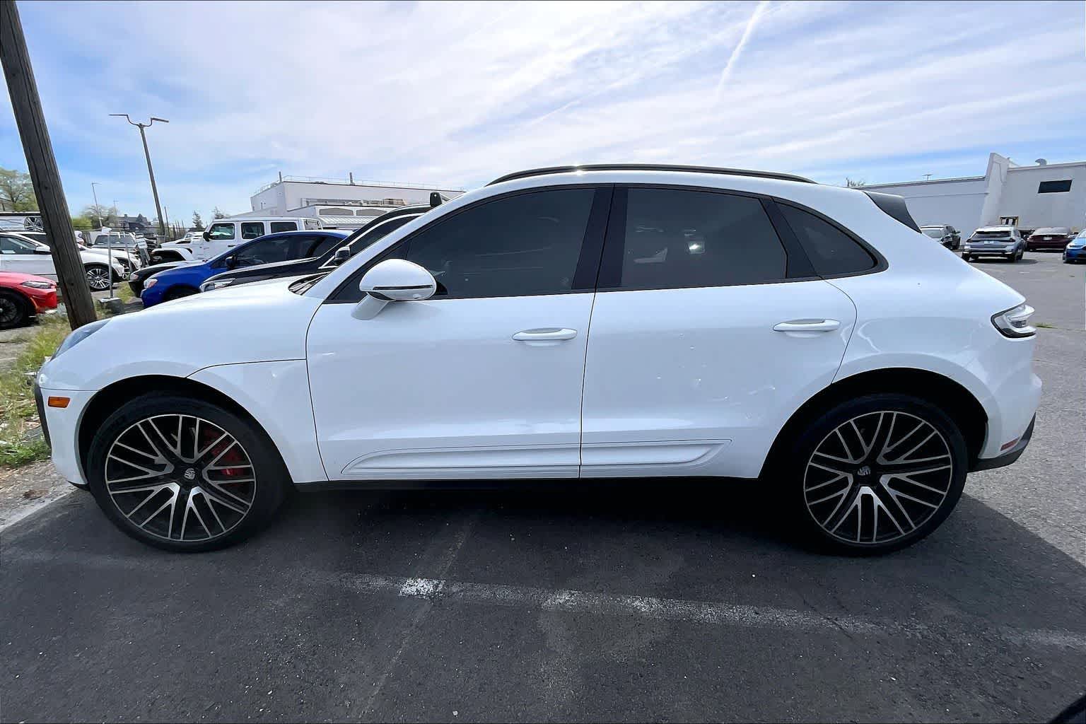 Thumbnail: 2024 Porsche Macan - 3