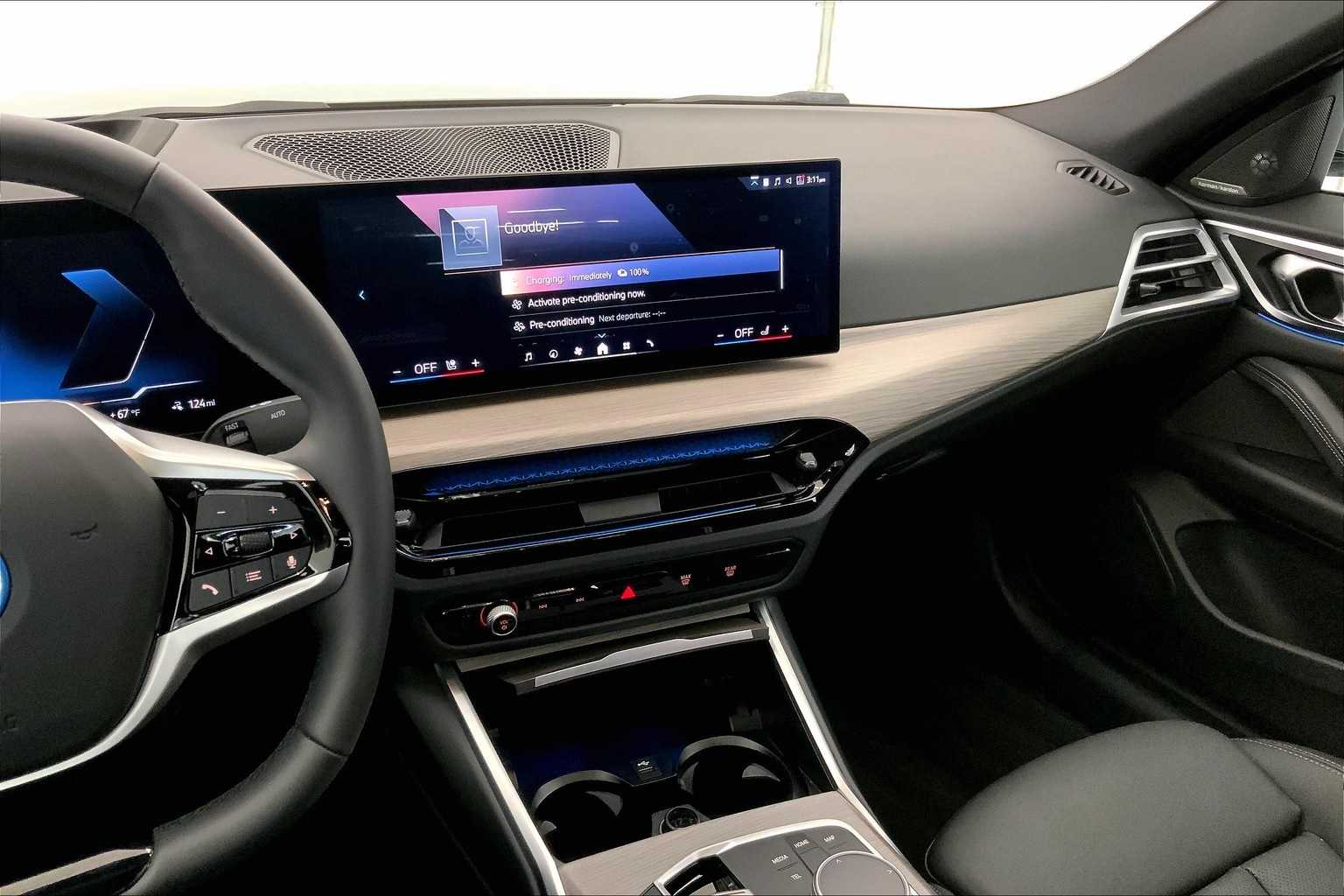 Thumbnail: 2025 BMW i4 - 15