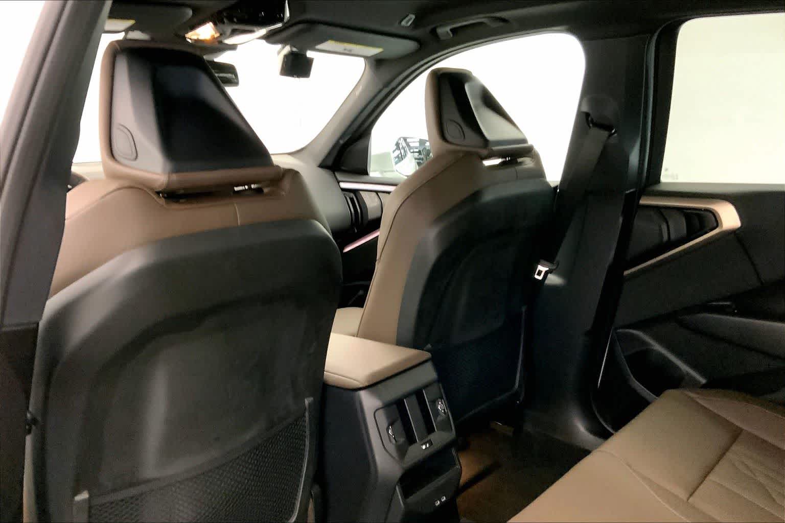 Thumbnail: 2025 BMW X3 - 12