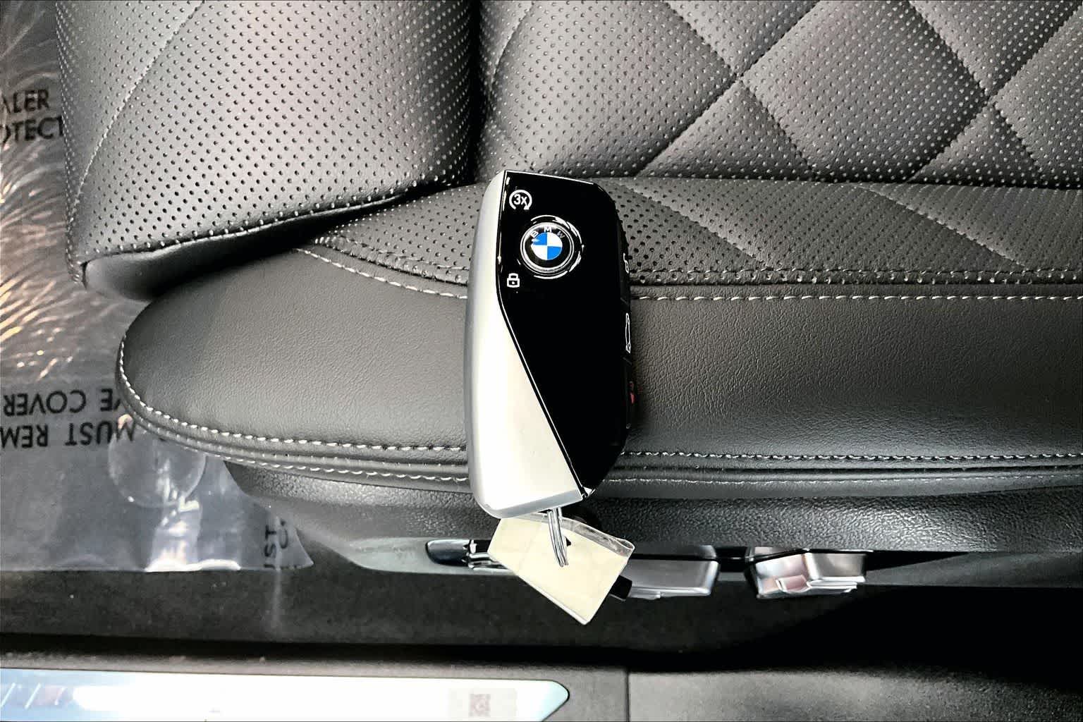 Thumbnail: 2026 BMW X7 - 20