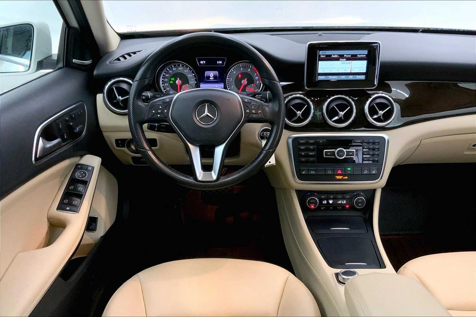 Thumbnail: 2015 Mercedes-Benz GLA - 14