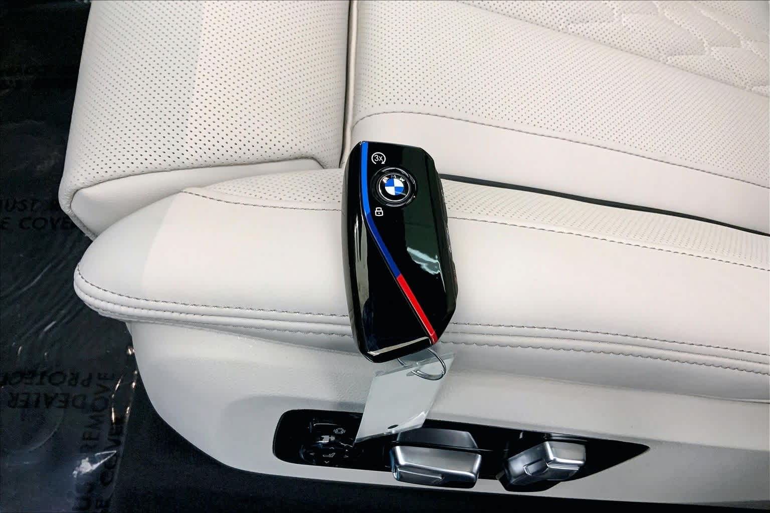 Thumbnail: 2026 BMW X7 - 20