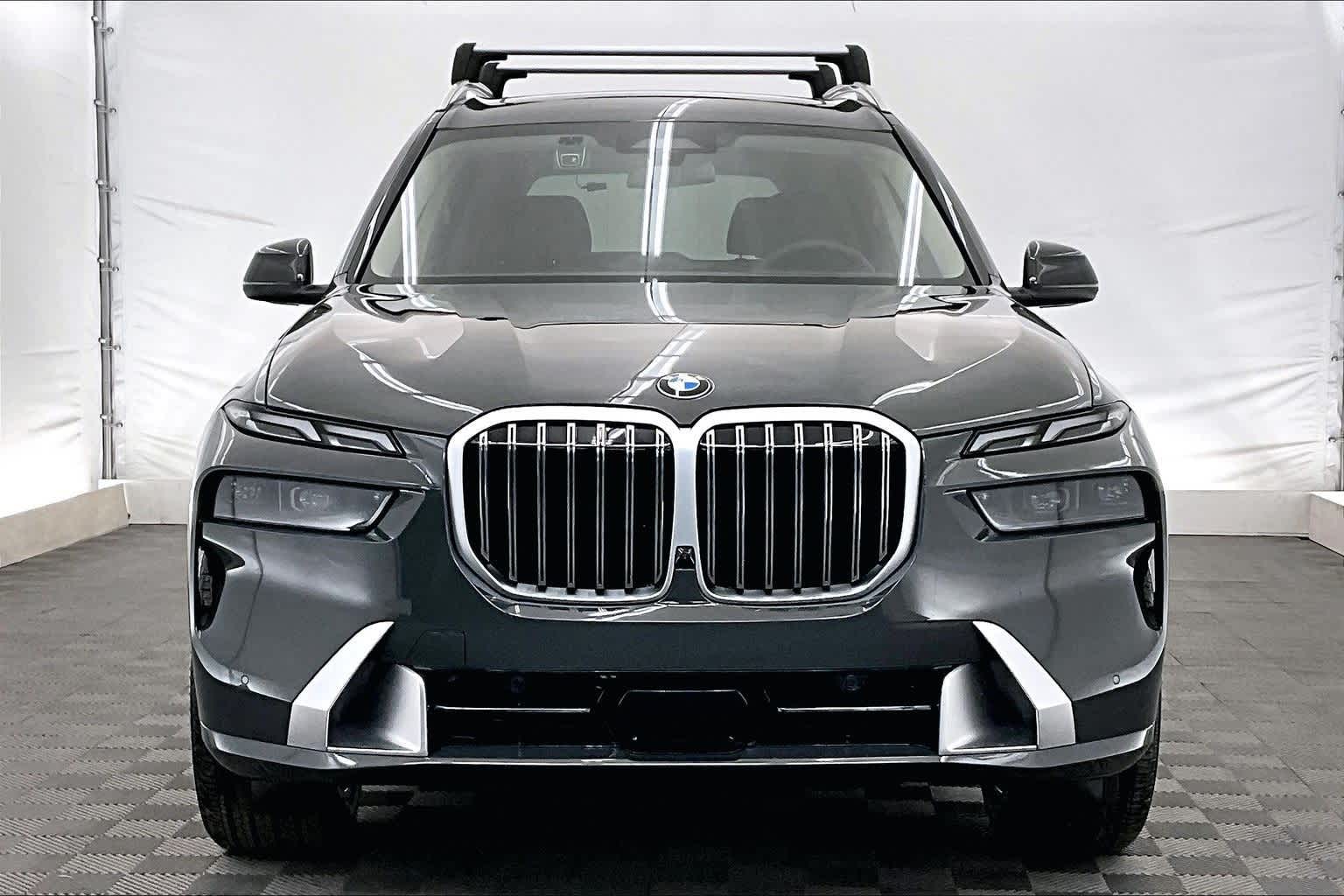 Thumbnail: 2026 BMW X7 - 6