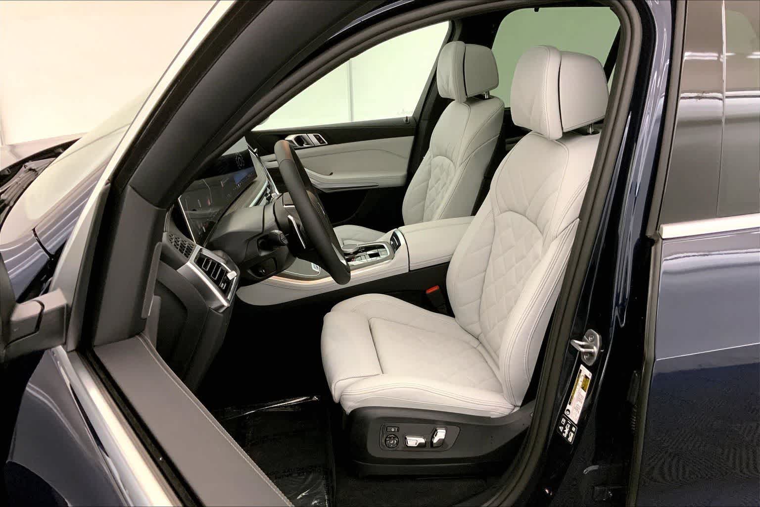 Thumbnail: 2026 BMW X5 - 11