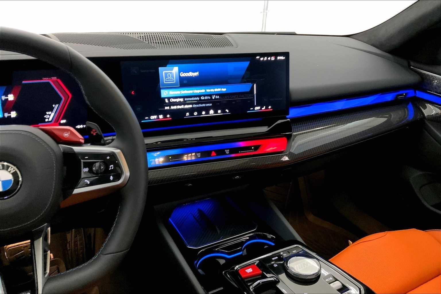 Thumbnail: 2025 BMW M5 - 15