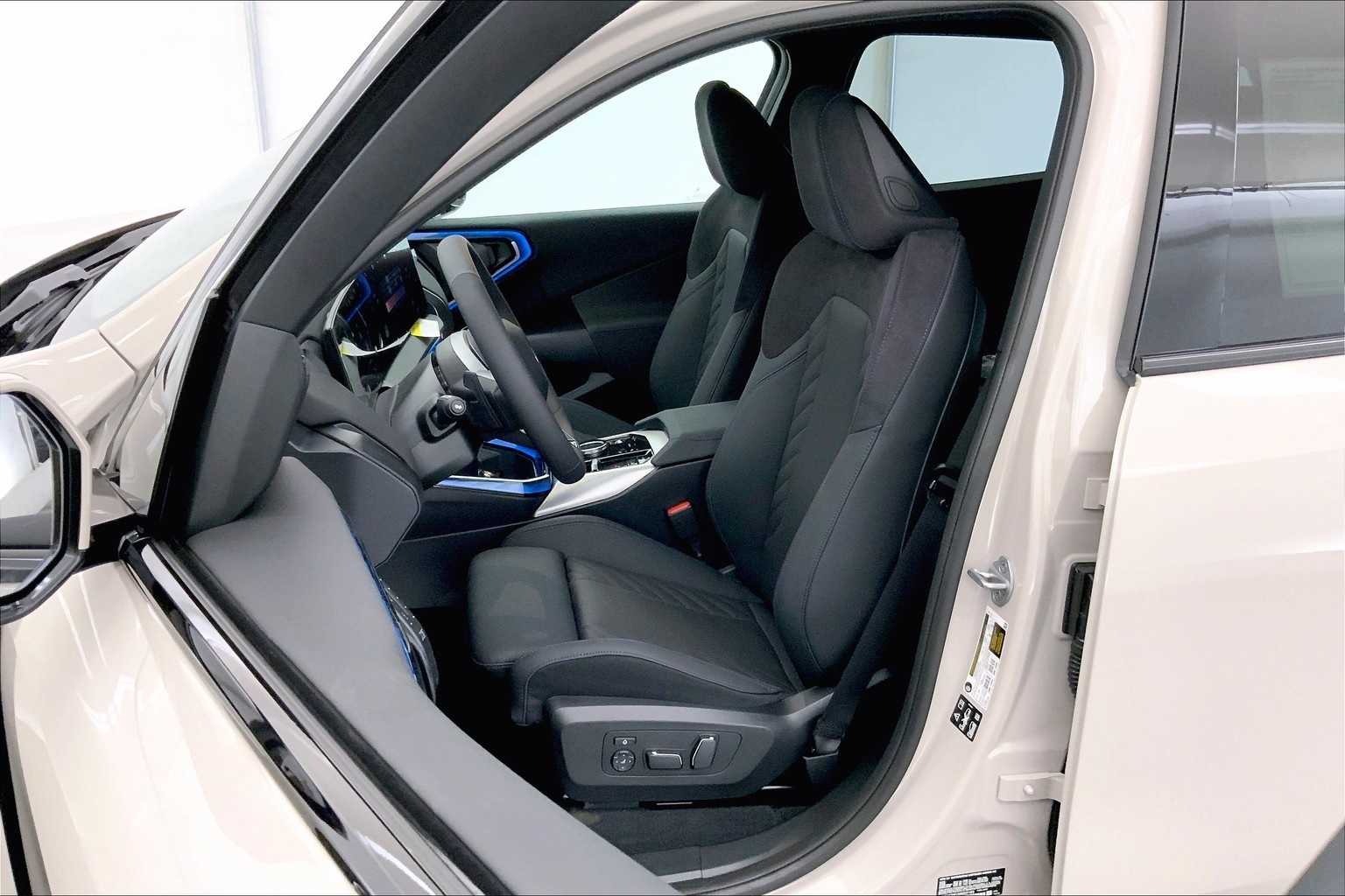 2025 BMW X3 3.0i 11