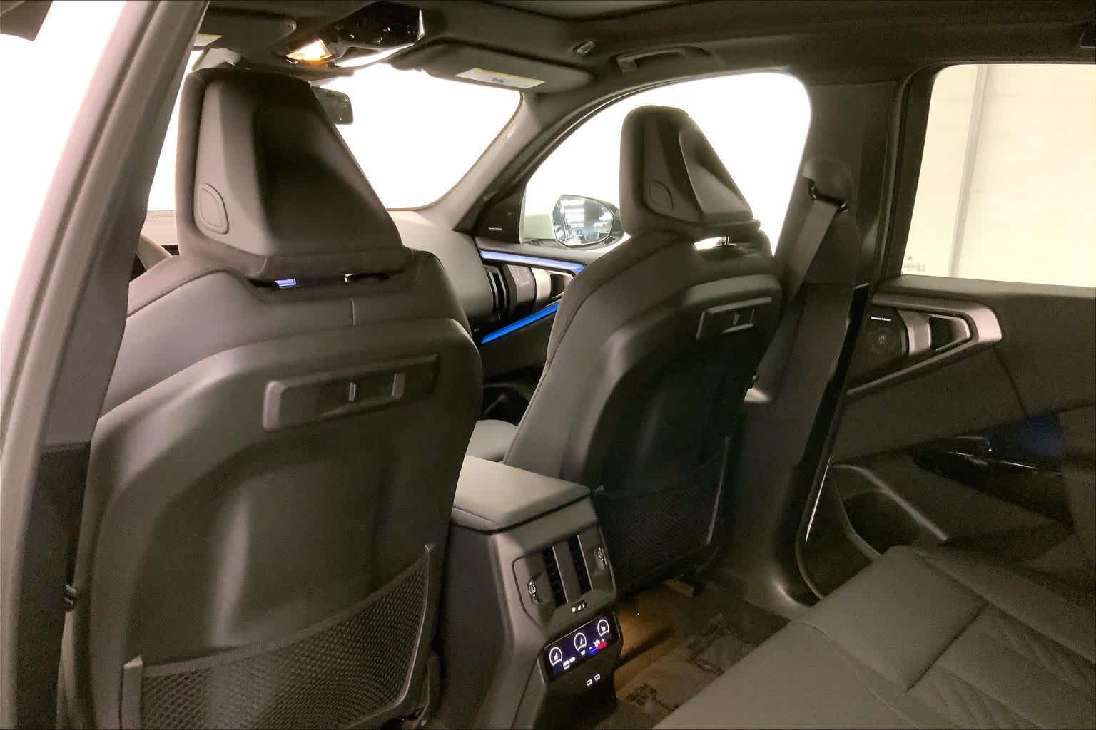 Thumbnail: 2026 BMW X3 - 12