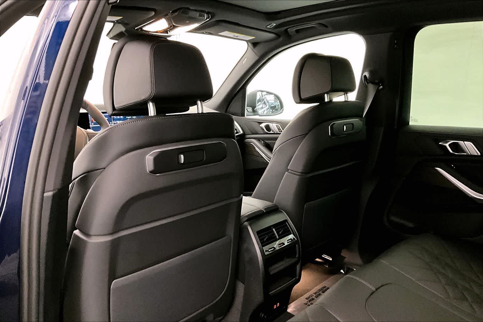 Thumbnail: 2026 BMW X5 - 12