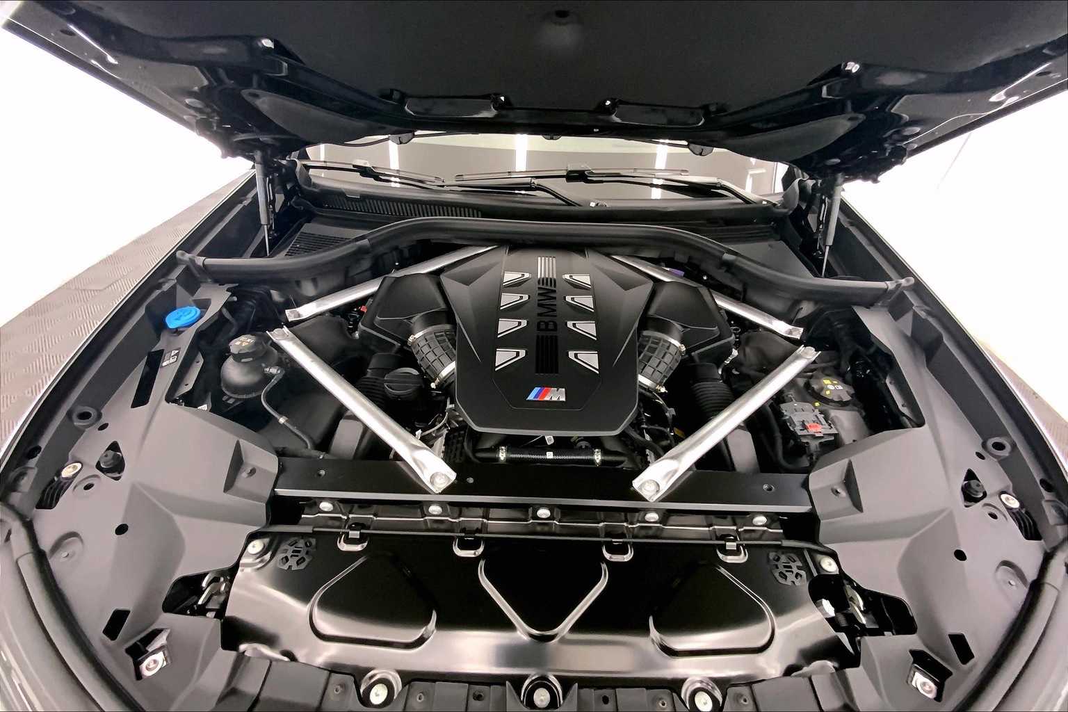 Thumbnail: 2026 BMW X7 - 9