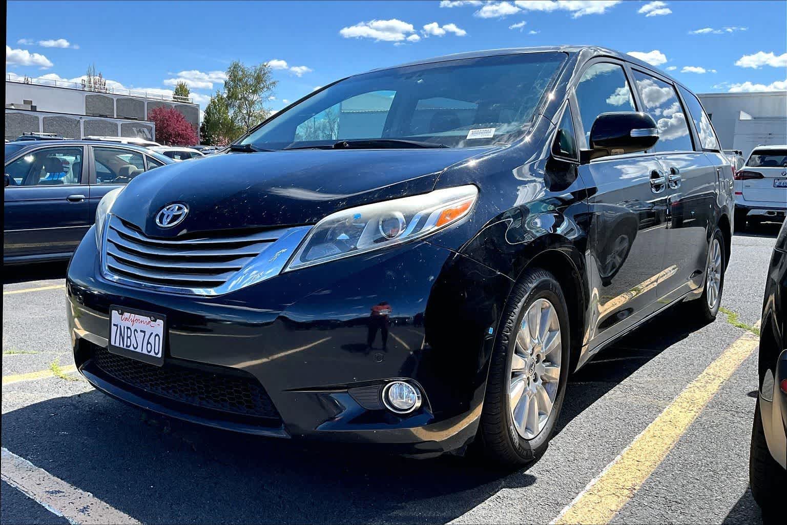 Thumbnail: 2015 Toyota Sienna - 1