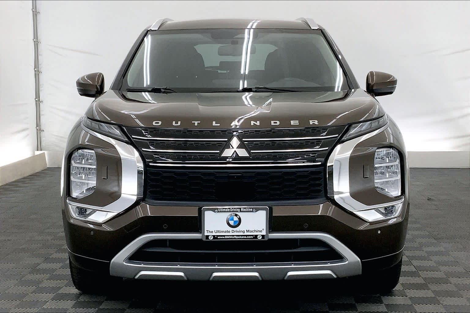 Thumbnail: 2023 Mitsubishi Outlander - 6