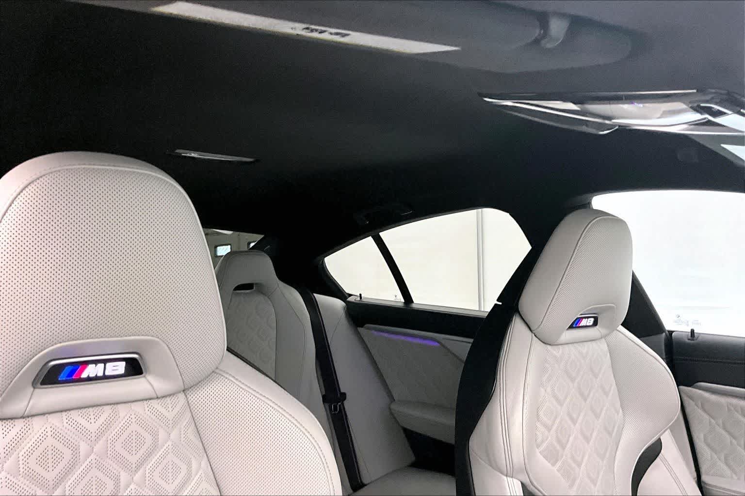 Thumbnail: 2023 BMW M8 - 30