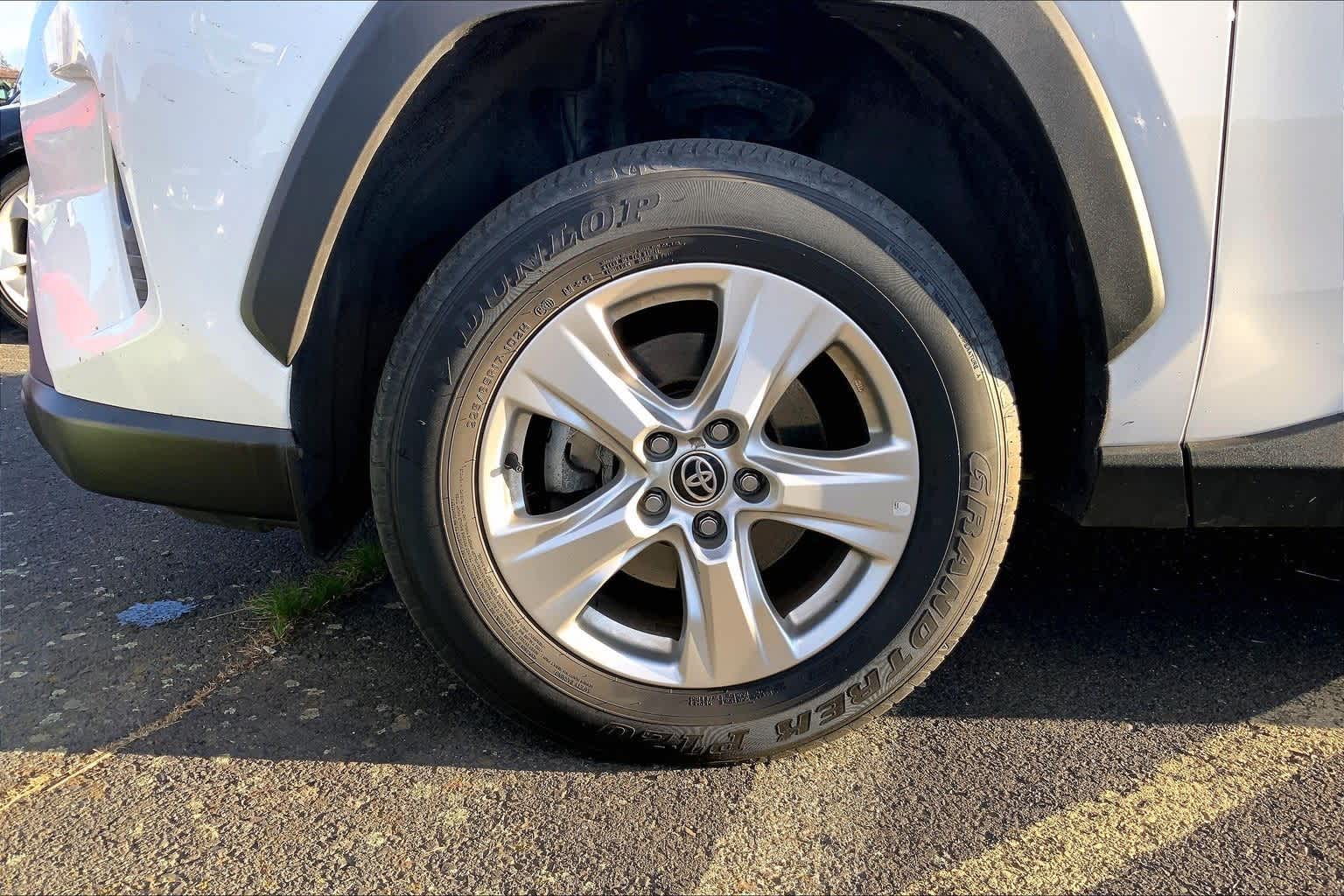 Thumbnail: 2021 Toyota RAV4 - 8