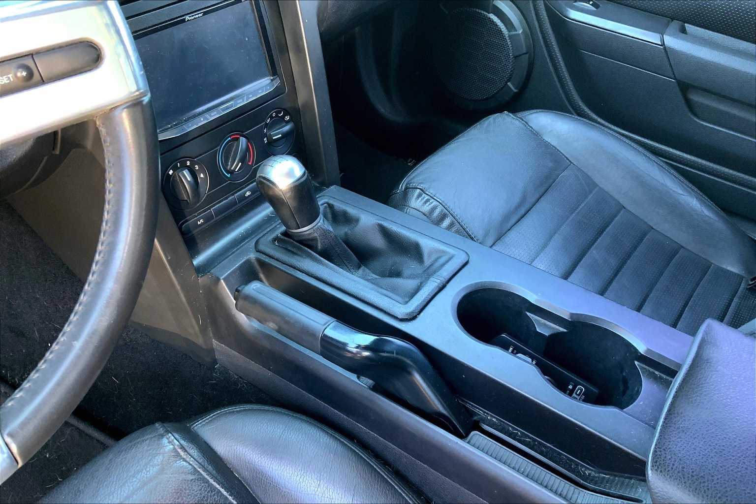 Thumbnail: 2005 Ford Mustang - 16