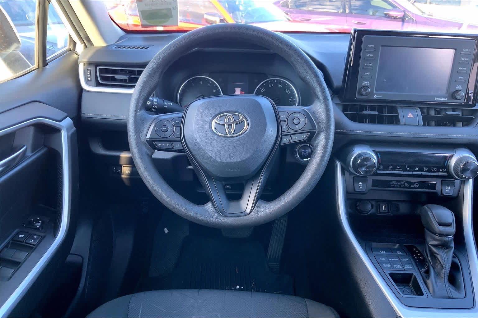 Thumbnail: 2021 Toyota RAV4 - 15