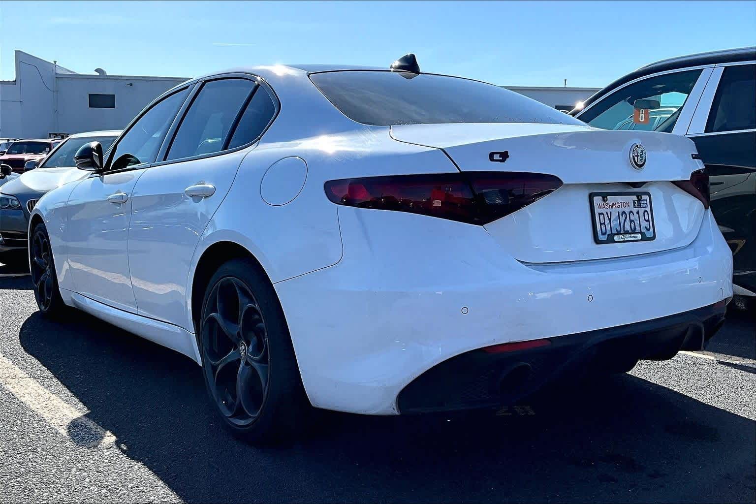 Thumbnail: 2019 Alfa Romeo Giulia - 4