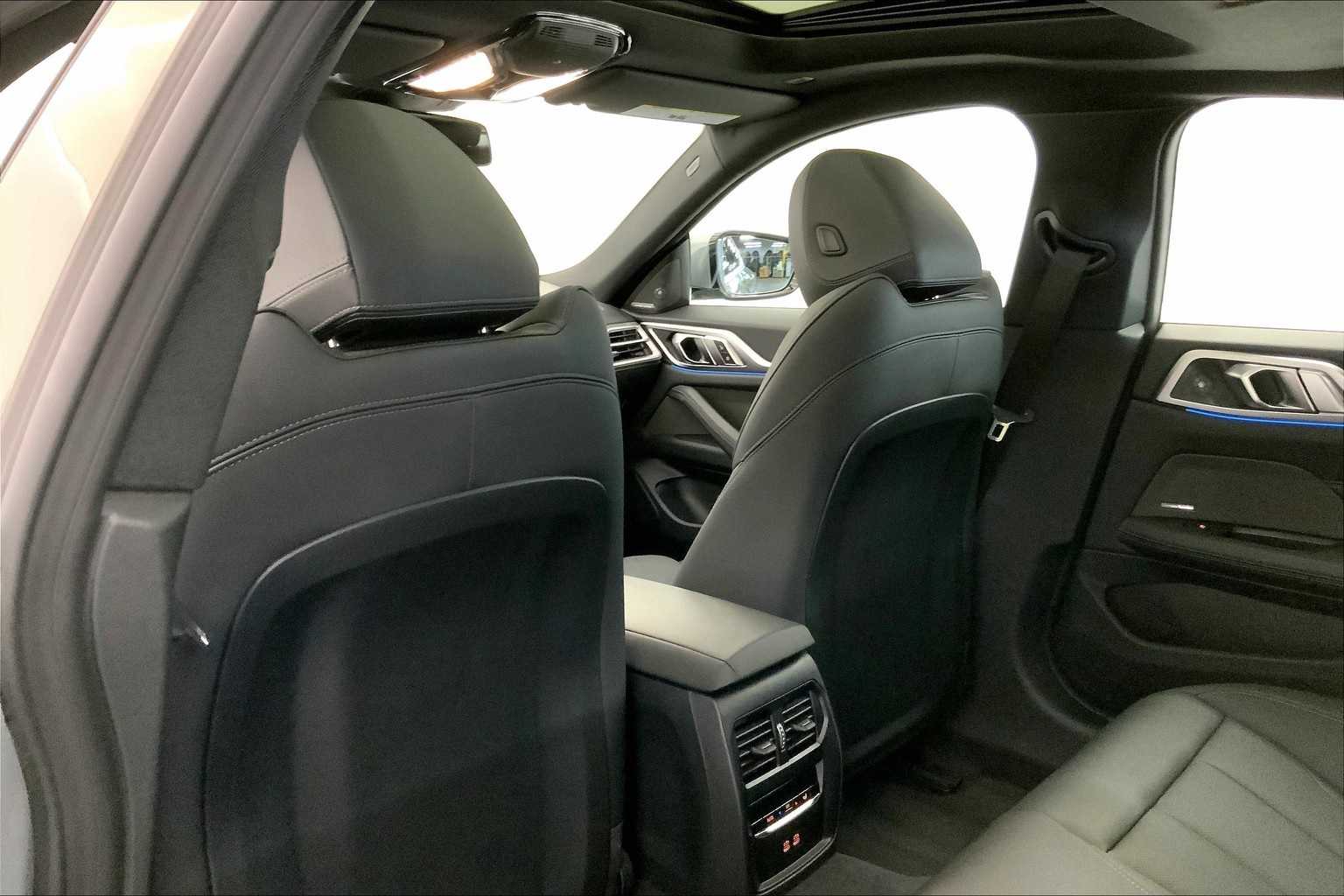 Thumbnail: 2025 BMW i4 - 12