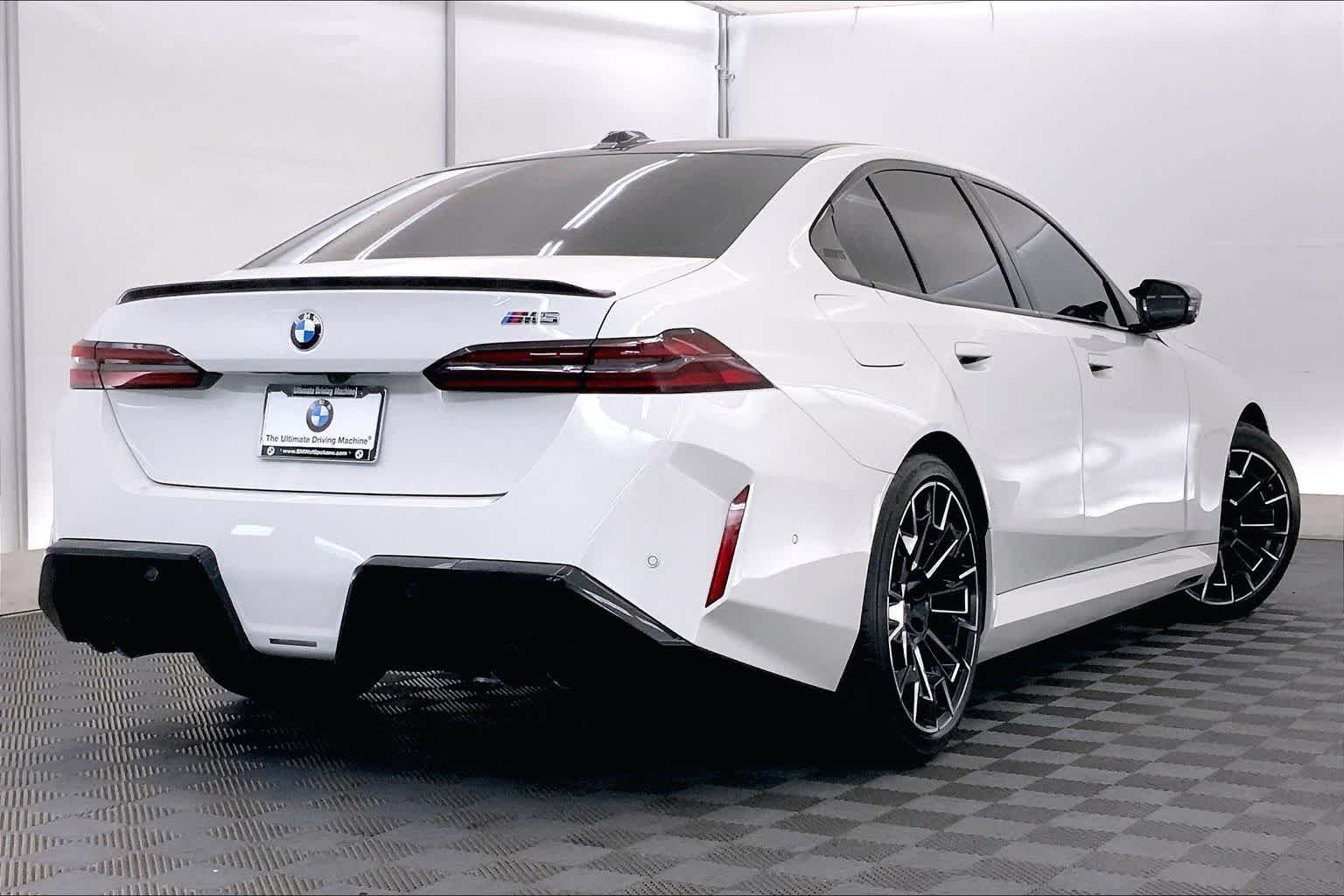 Thumbnail: 2026 BMW M5 - 22