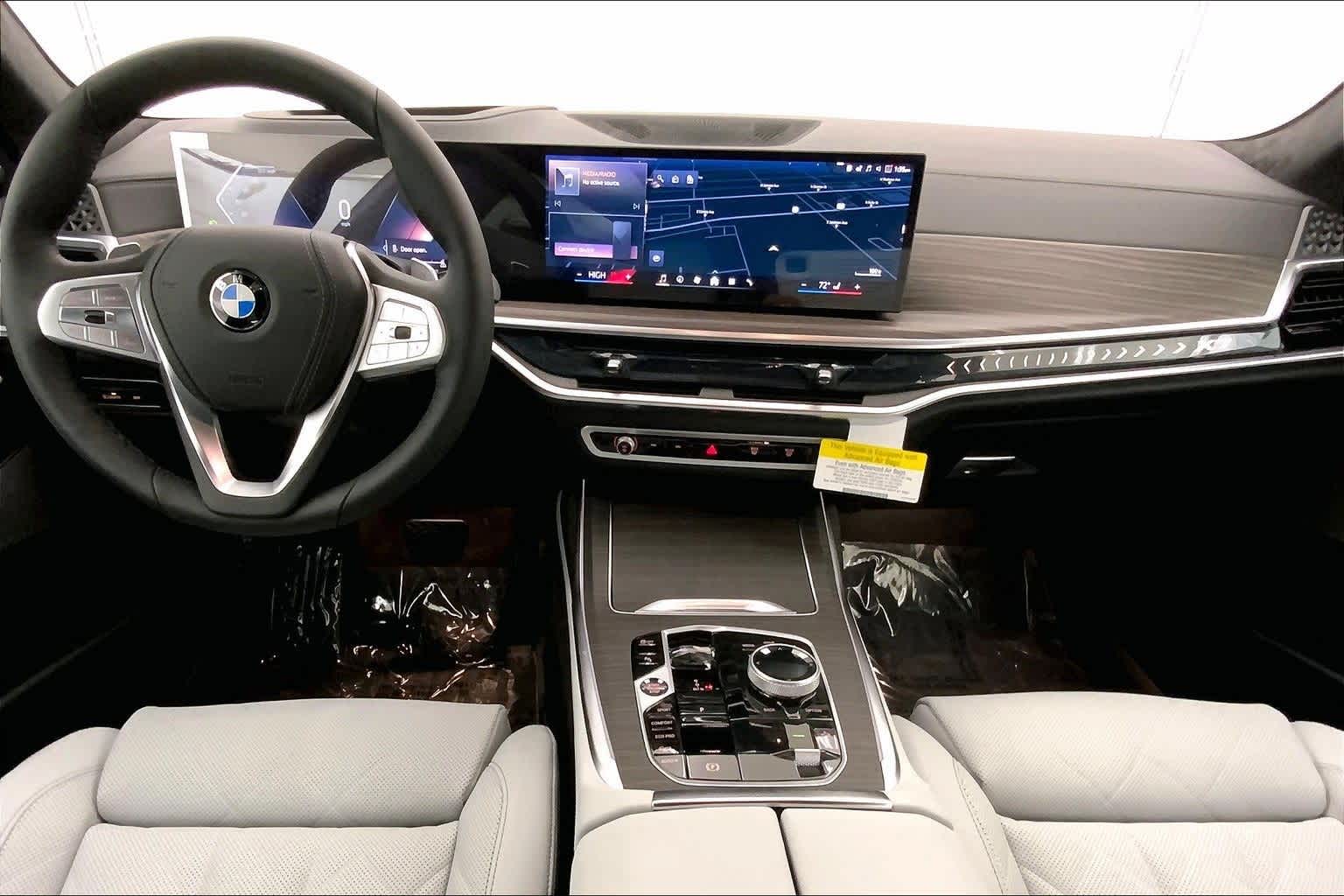 Thumbnail: 2026 BMW X7 - 10