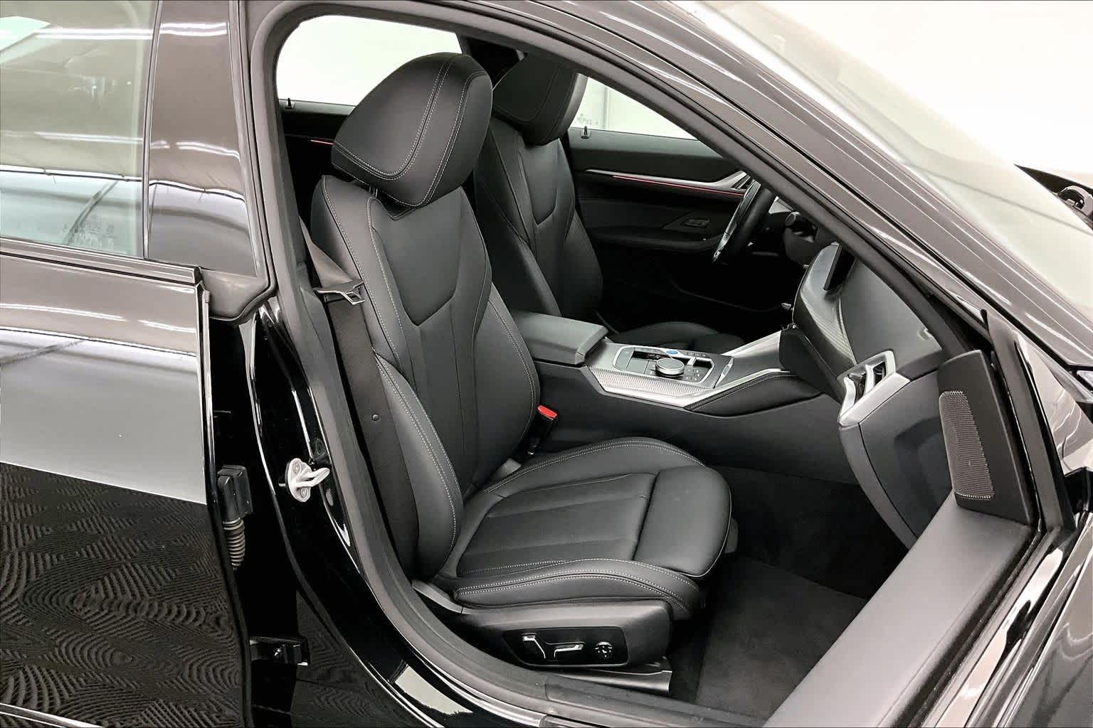 Thumbnail: 2025 BMW i4 - 13