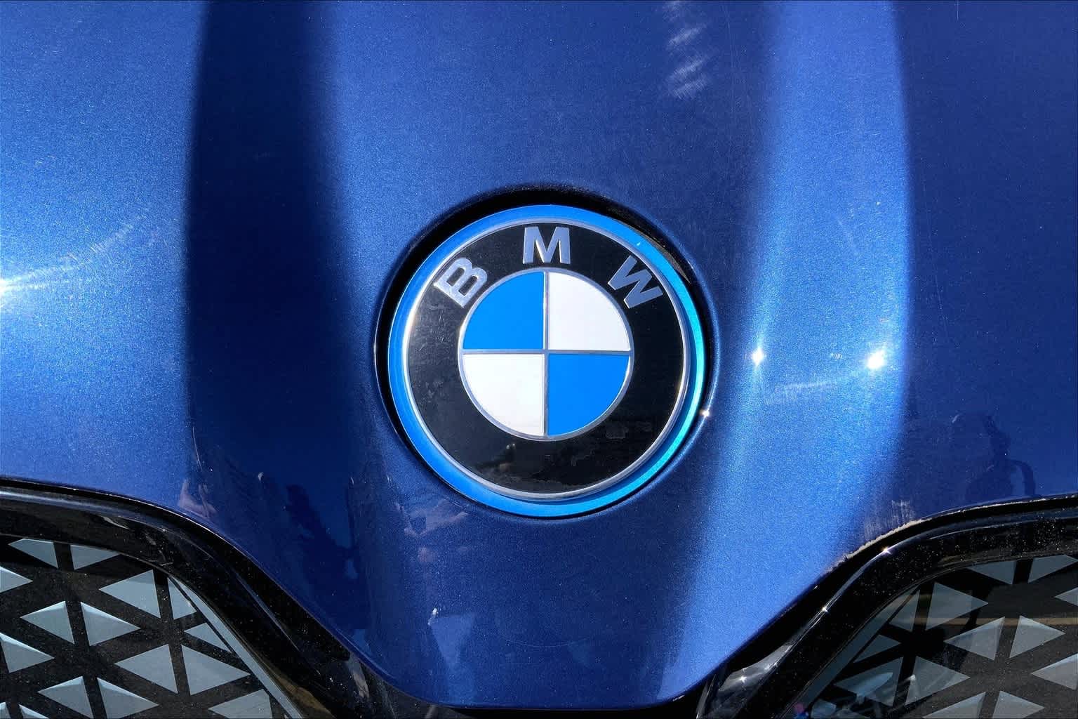 Thumbnail: 2023 BMW iX - 18