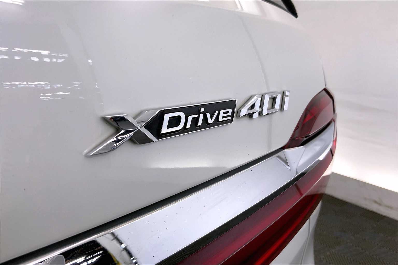 Thumbnail: 2021 BMW X7 - 7