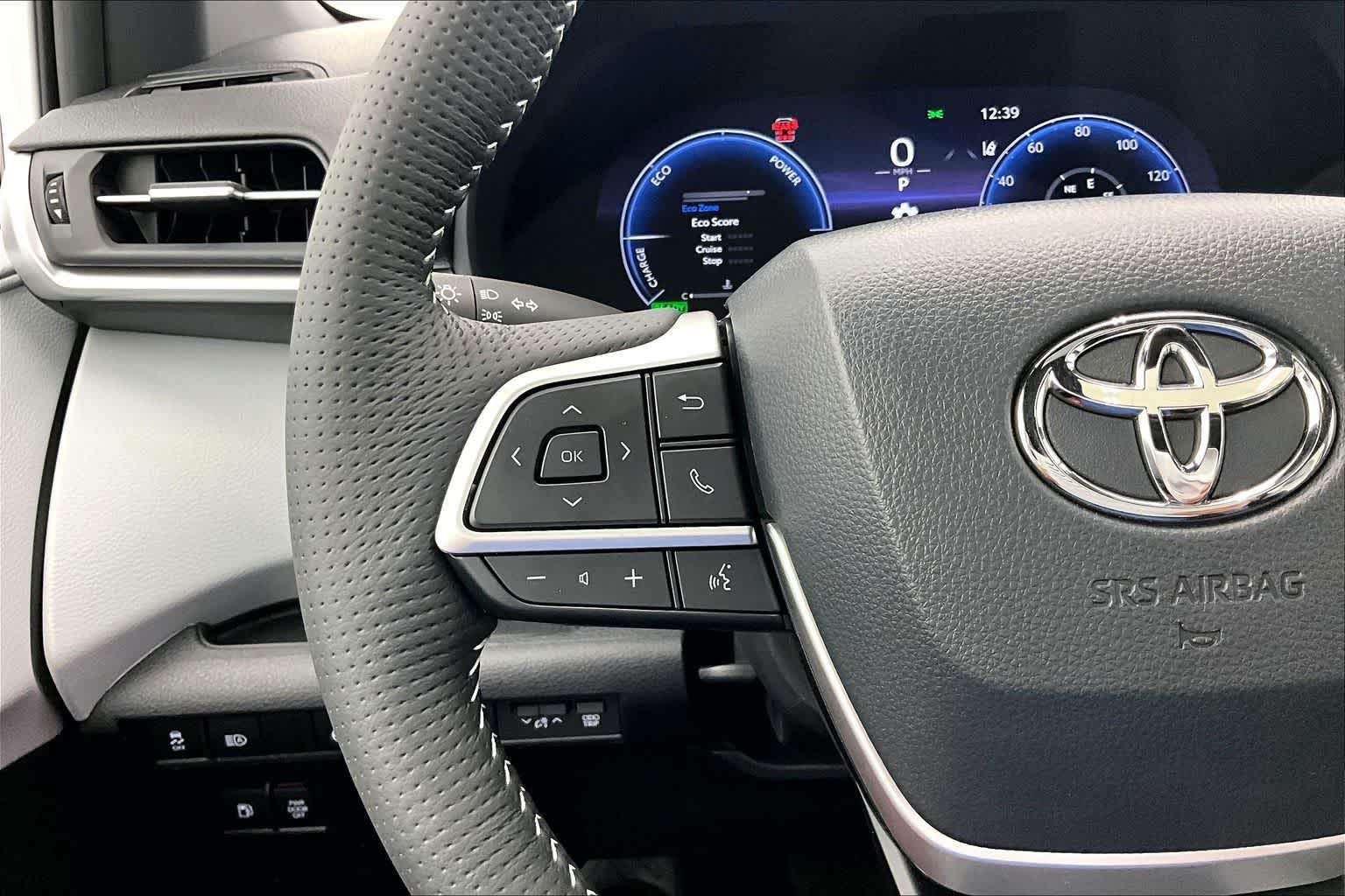 Thumbnail: 2025 Toyota Sienna - 24