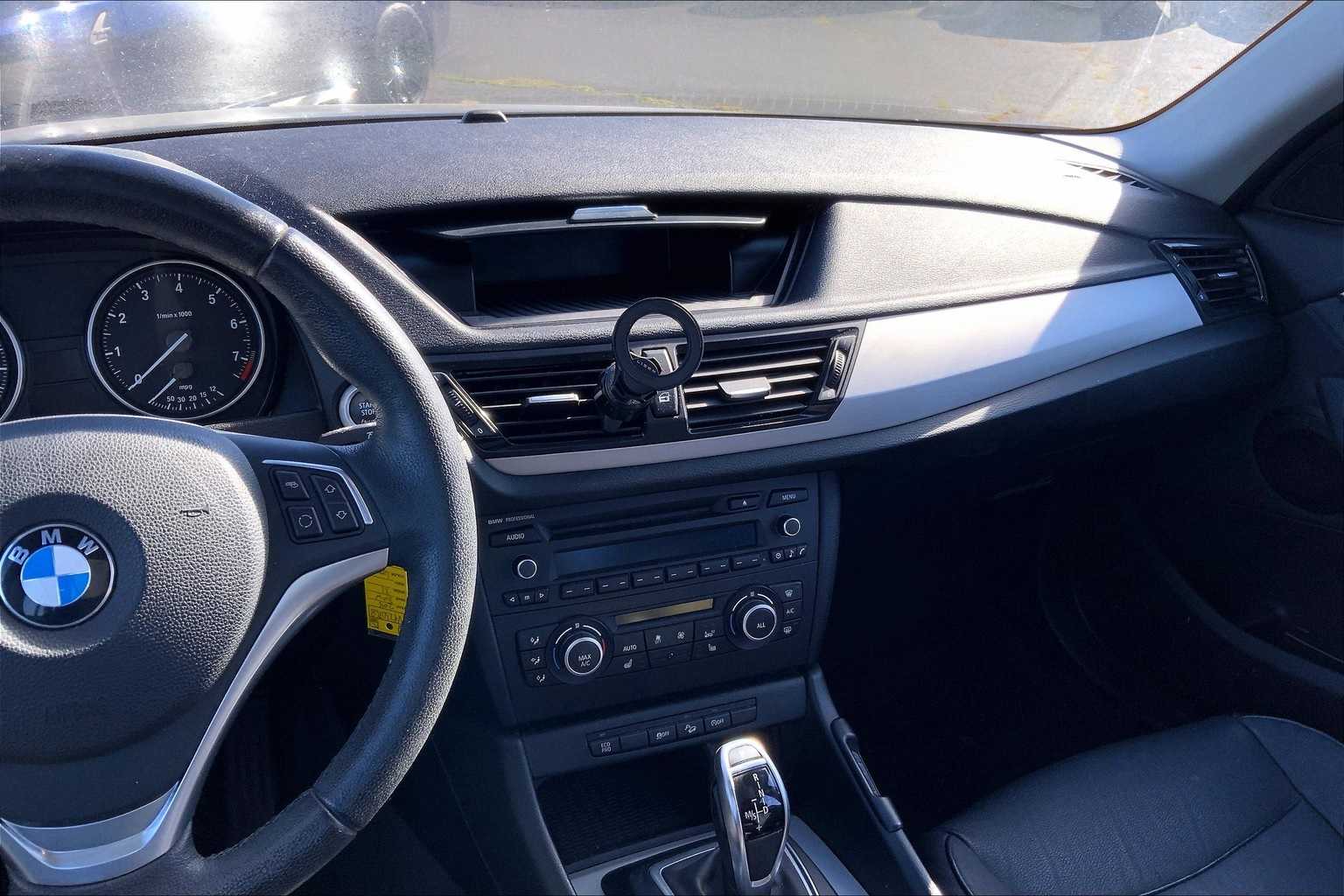 Thumbnail: 2015 BMW X1 - 16
