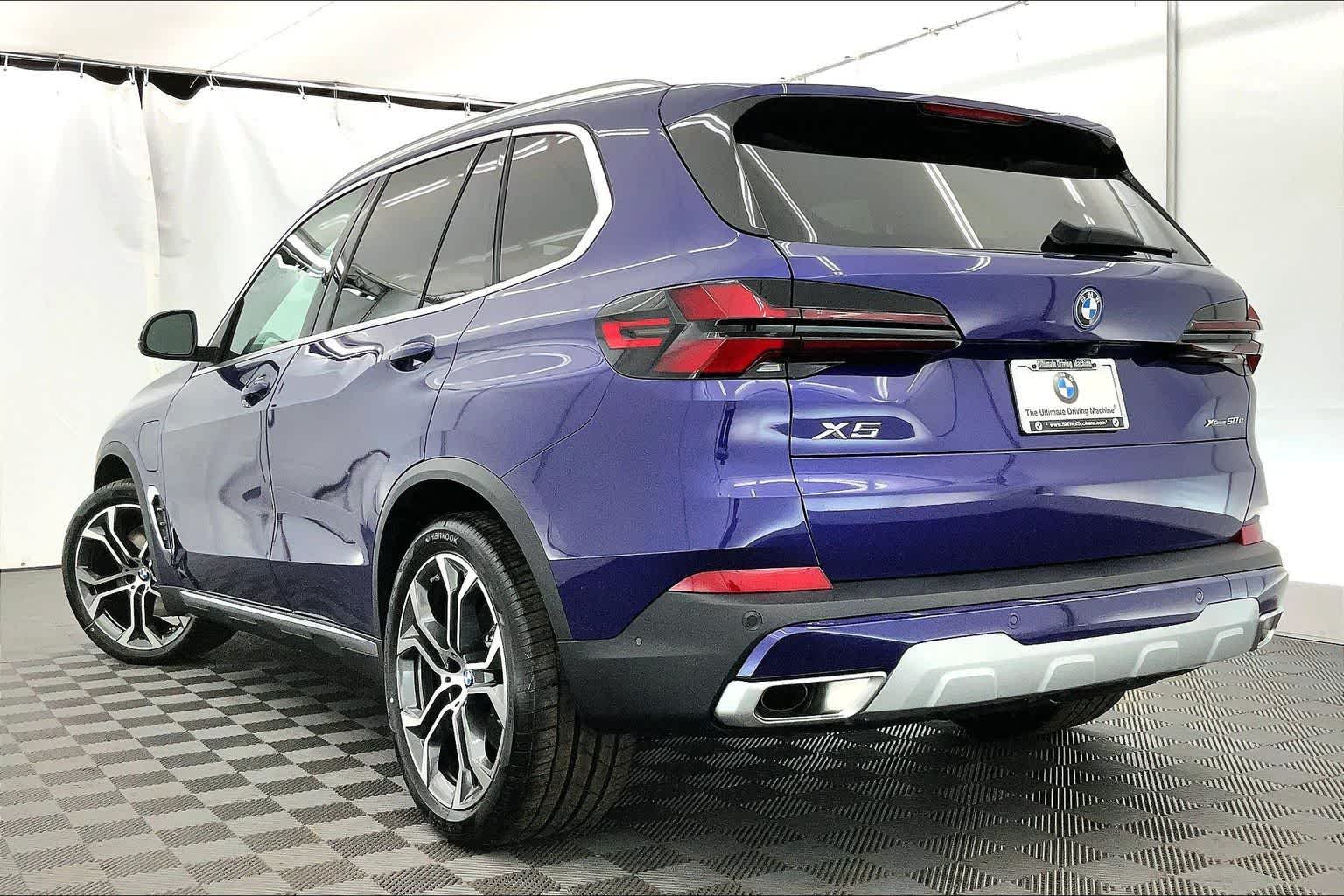 Thumbnail: 2026 BMW X5 - 4