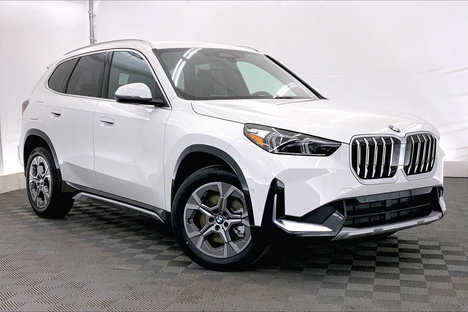 2025 BMW X1 xDrive28i 21